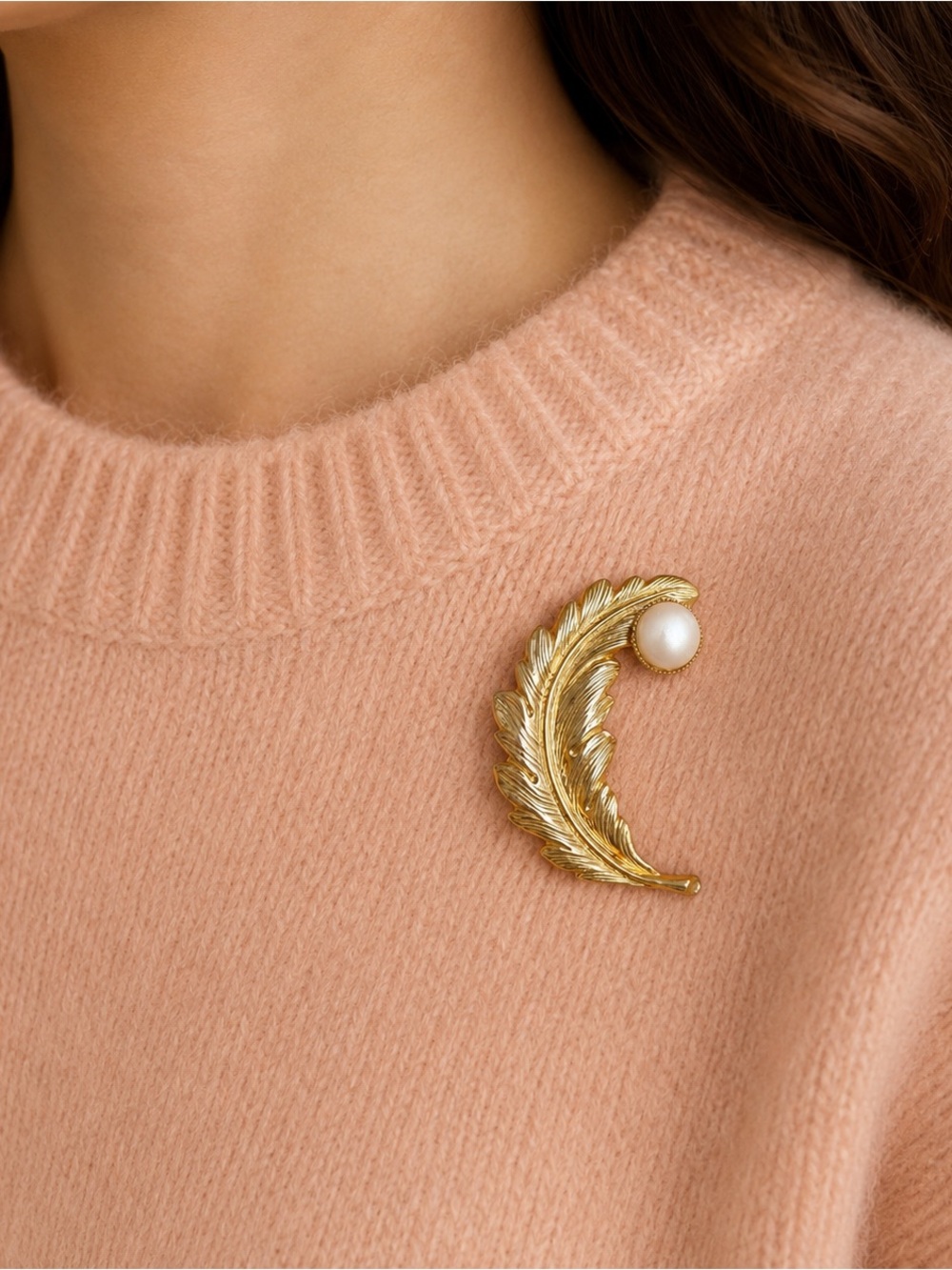 Gold Feather Faux Pearl Brooch Curved Plume Pin Costume Jewelry vintage